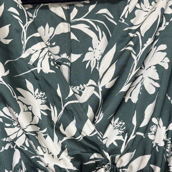 Abercrombie & Fitch Green and White Floral Satin Romper - Picture 4 of 6